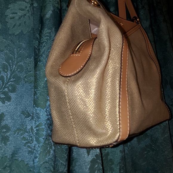 Michael Kors ladies purse is Medium. - Picture 6 of 8